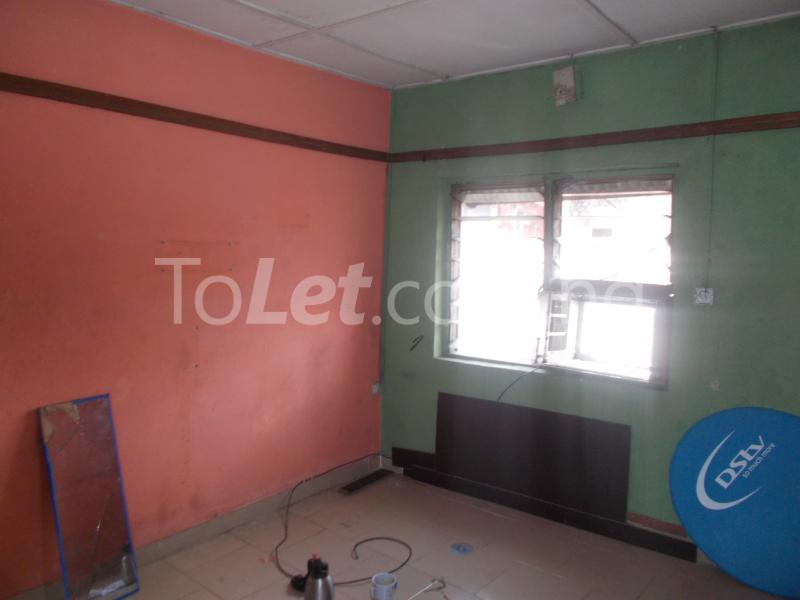 1 bedroom Flat / Apartment for rent Moloney By Bornu Way Ebute Metta Yaba Lagos