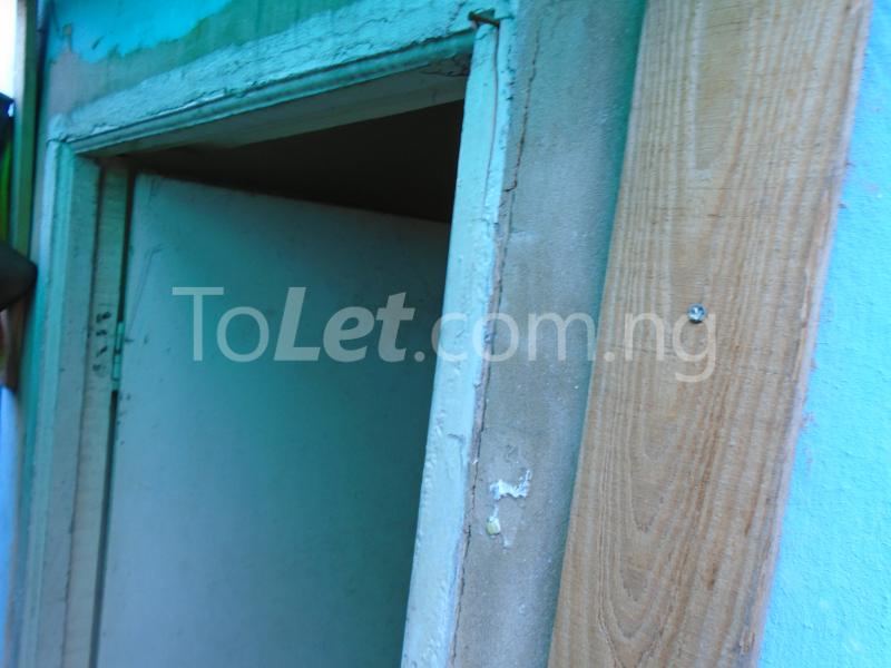 1 bedroom Flat / Apartment for rent Off Randle Avenue,surulere Lagos Mainland Randle Avenue Surulere Lagos