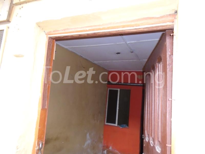 1 bedroom Flat / Apartment for rent Off Western Avenue,barracks,surulere Lagos Mainland Western Avenue Surulere Lagos - 0