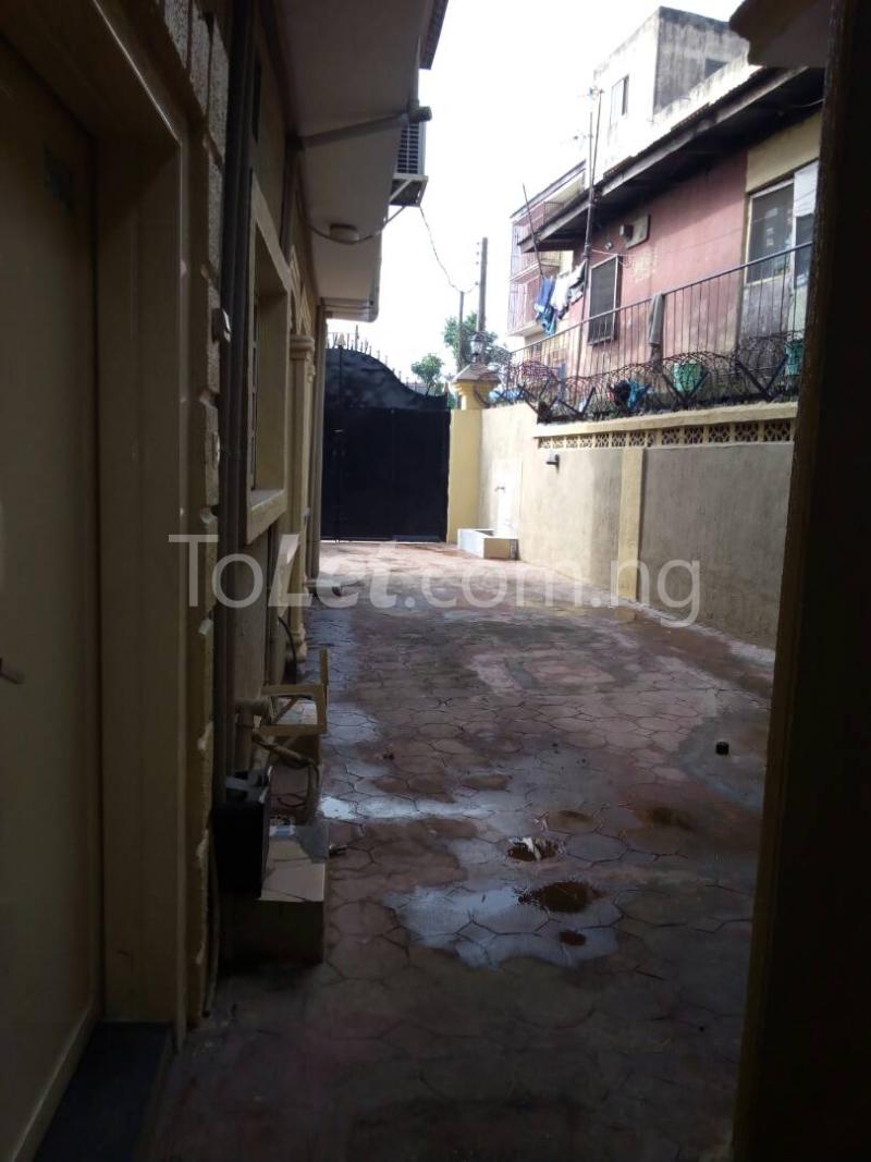 Flat / Apartment for rent Olohunfumi Oworonshoki Gbagada Lagos