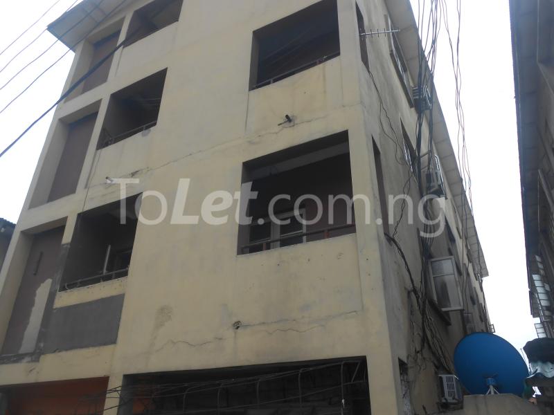 1 bedroom Flat / Apartment for rent Awe Crescent, Off Shipeolu Street, Onipanu Shomolu Lagos