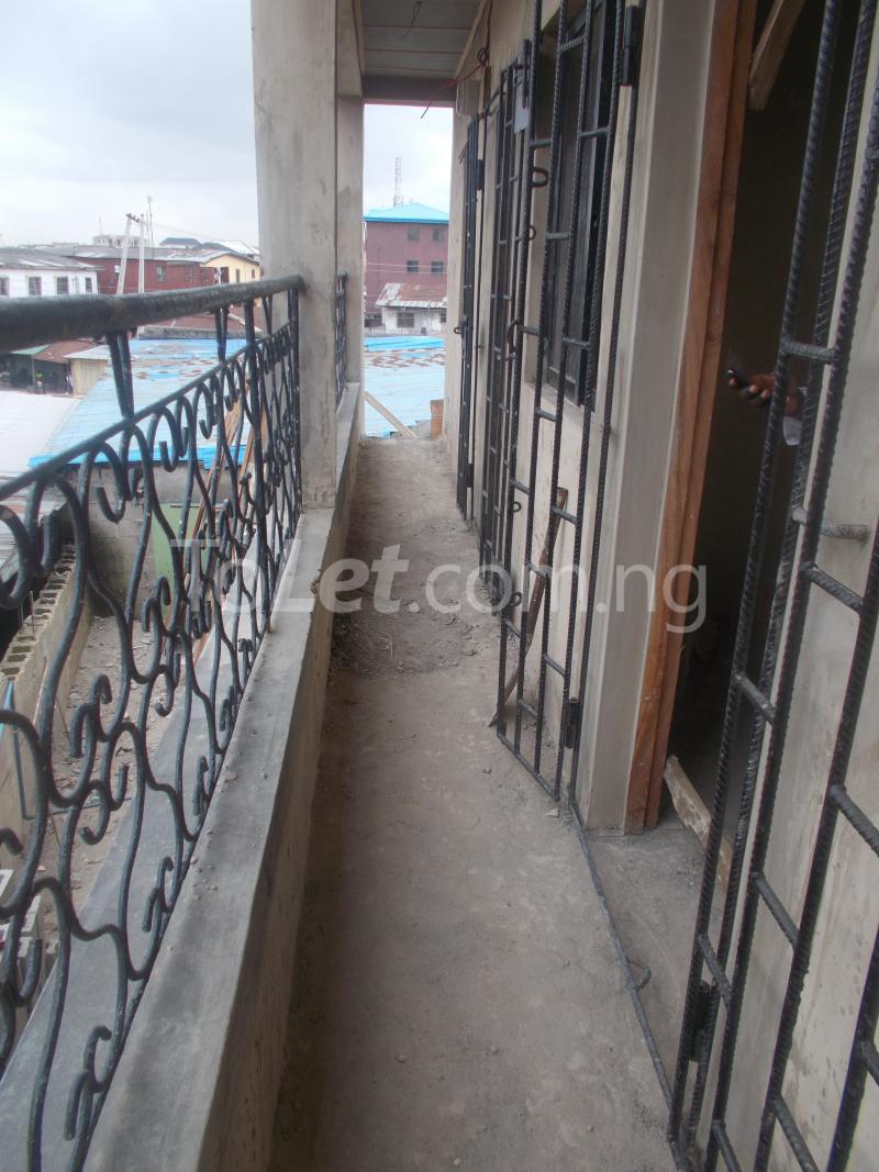 1 bedroom Flat / Apartment for rent Market Street Shomolu Shomolu Lagos - 0
