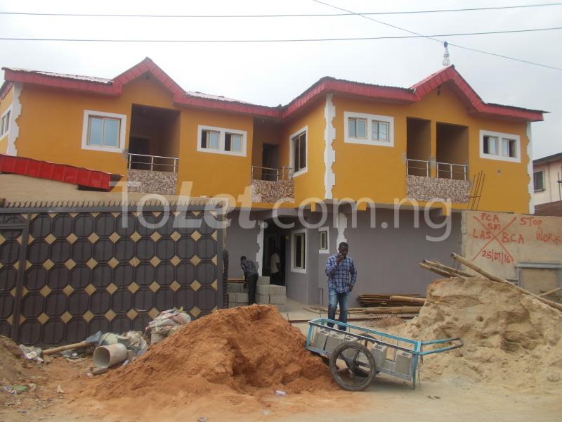 1 bedroom Flat / Apartment for rent Fadeyi Shomolu Shomolu Lagos - 0