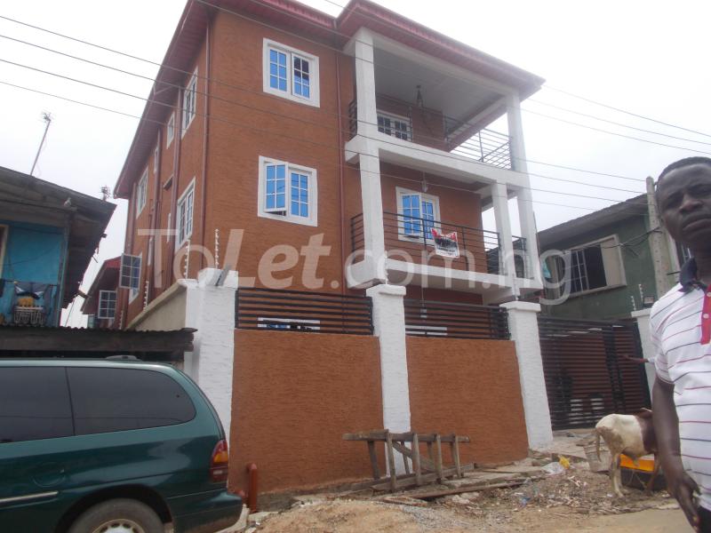 1 bedroom Flat / Apartment for rent By Onipan Onipanu Shomolu Lagos
