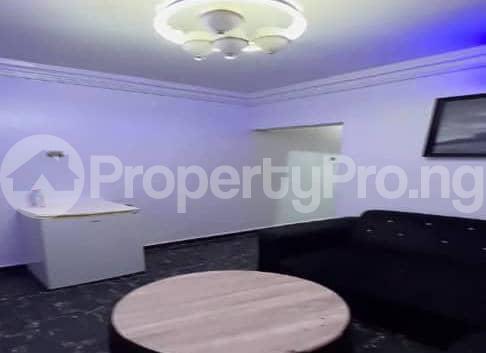 1 bedroom Flat / Apartment for rent Ogunlana Drive Ogunlana Surulere Lagos