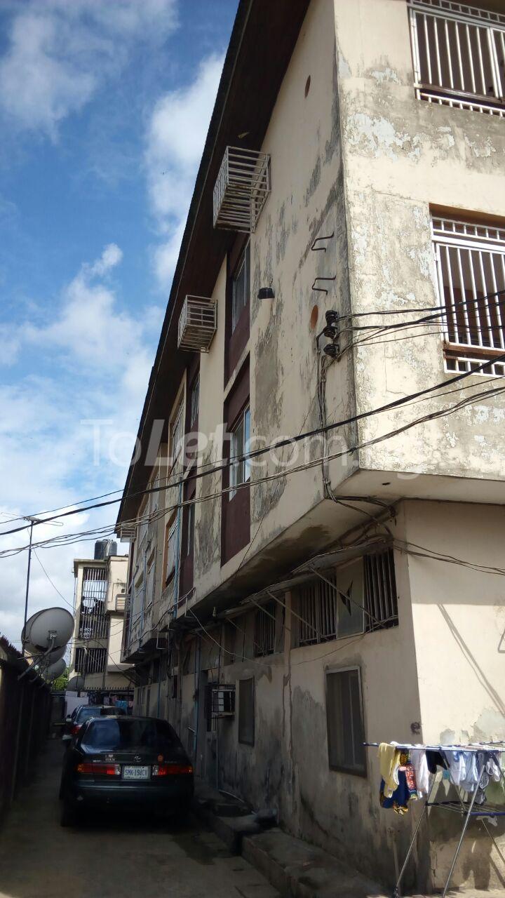 1 bedroom Flat / Apartment for rent Bayo Oyewole Street Off Ago palace Okota Lagos
