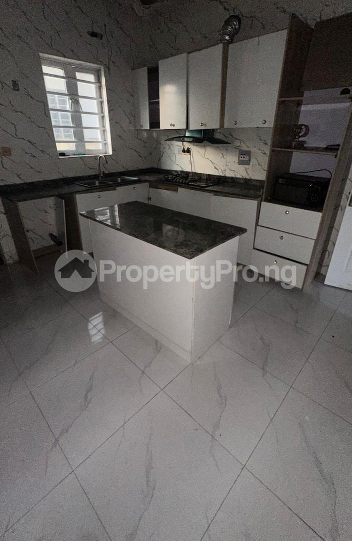 1 bedroom Flat / Apartment for rent Secured Estate Thomas estate Ajah Lagos