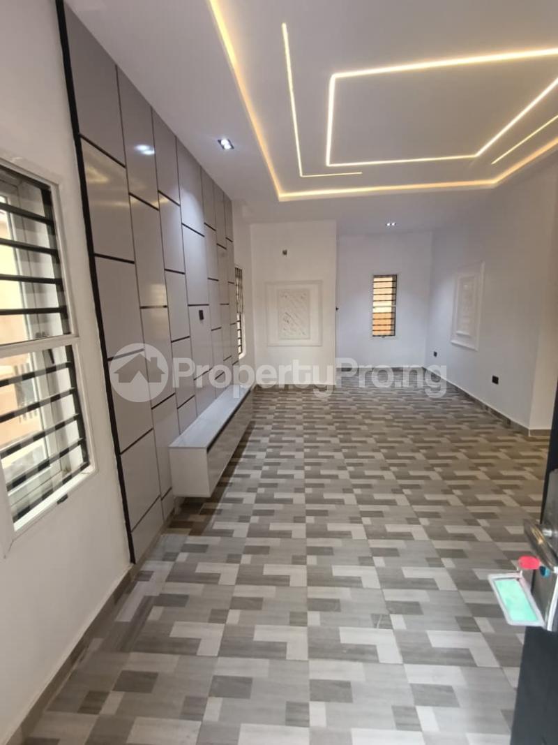 3 bedroom House for sale Behind Owu Crown Hotel, Along Monatan, Iwo Road Iwo Rd Ibadan Oyo