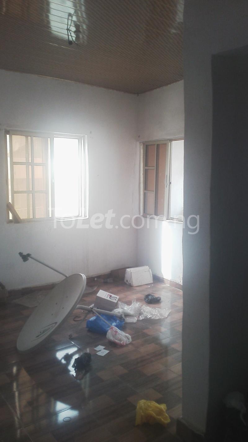 1 bedroom Flat / Apartment for rent Onitiri Abule-Oja Yaba Lagos