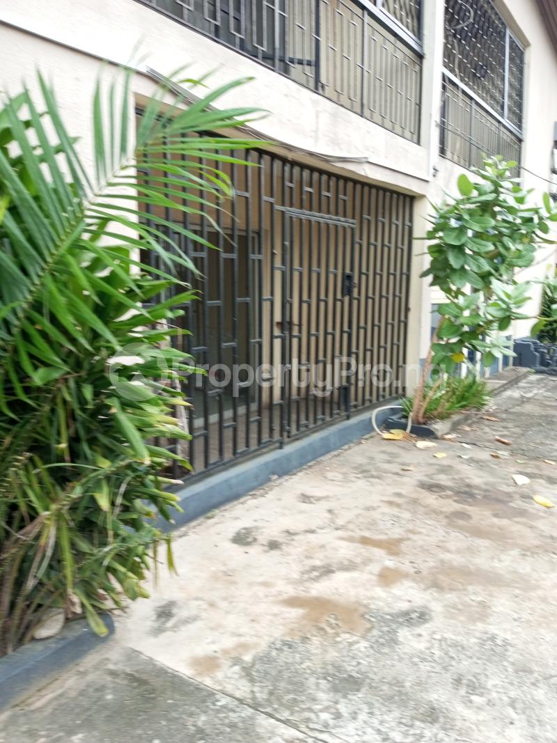 1 bedroom Commercial Property for rent Abosede Kuboye Eric moore Surulere Lagos - 3