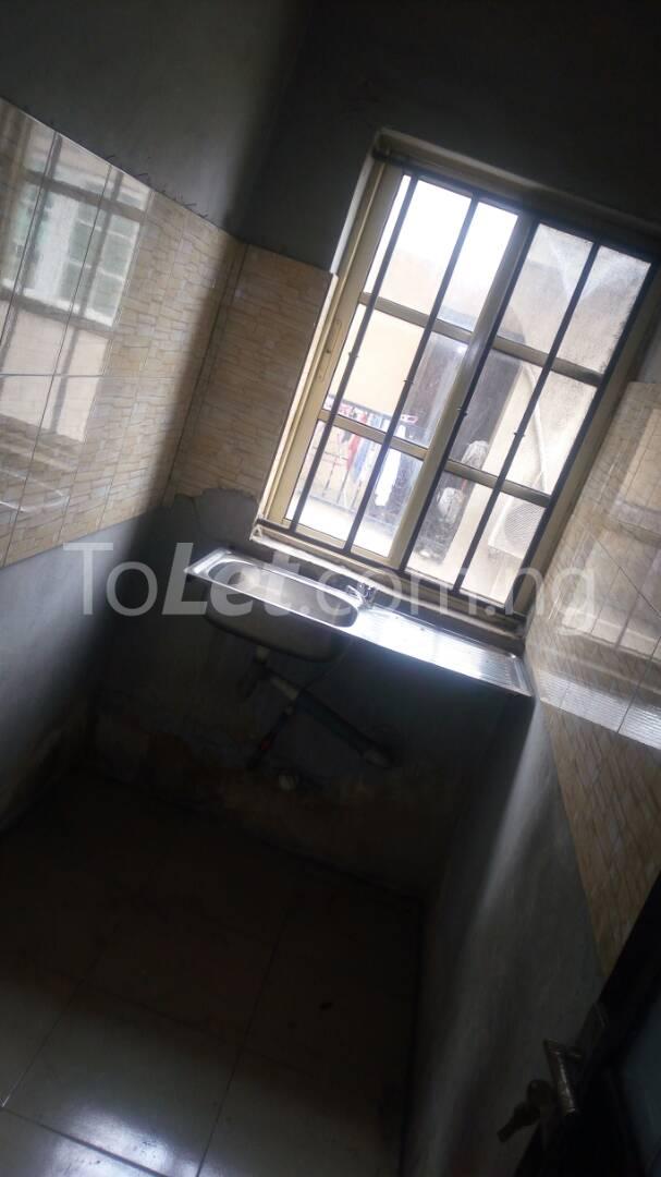 1 bedroom Flat / Apartment for rent Omobola, Lawanson Surulere Lagos