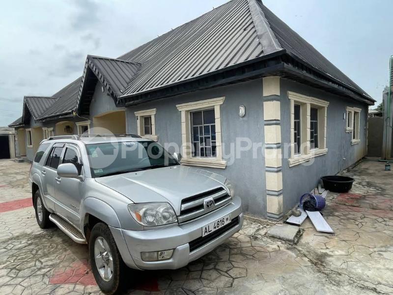 House for sale Bayeiku In An Estate, Igbogbo Ikorodu Lagos - 0