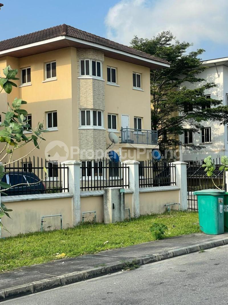 3 bedroom Flat / Apartment for rent Royal Gardens Ajah Lagos