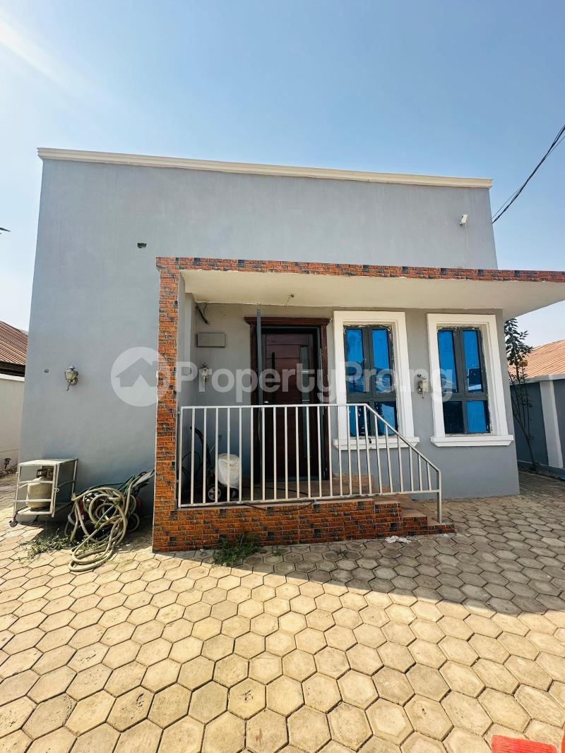 3 bedroom House for sale Tomiwa Awe Avenue, Alegongo, Akobo Ibadan Oyo