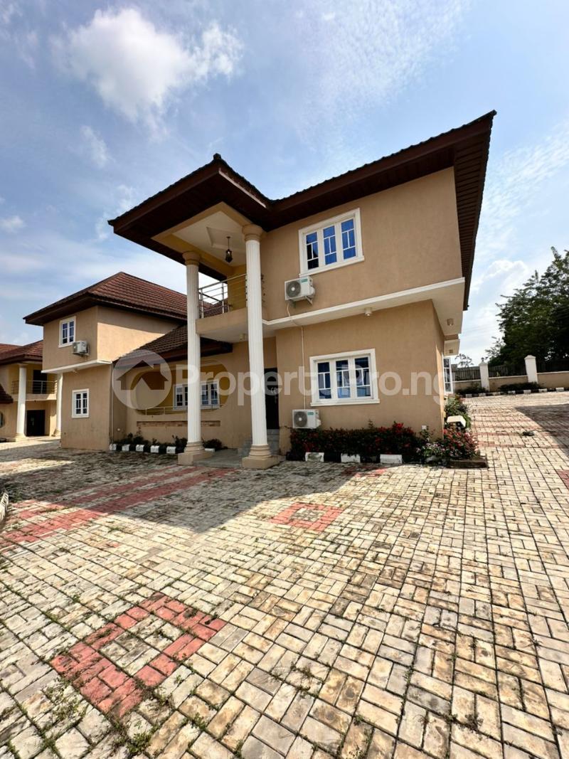 3 bedroom House for rent No 7, Oba Akenzua Cresent Onireke G R A Jericho Ibadan Oyo