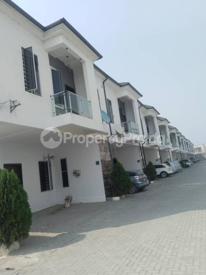 4 bedroom House for rent Orchid Hotel Road Lekki Lagos