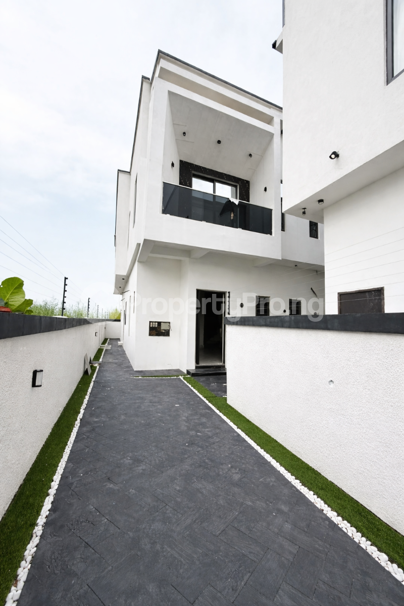 4 bedroom House for sale Estate Ajah Lagos