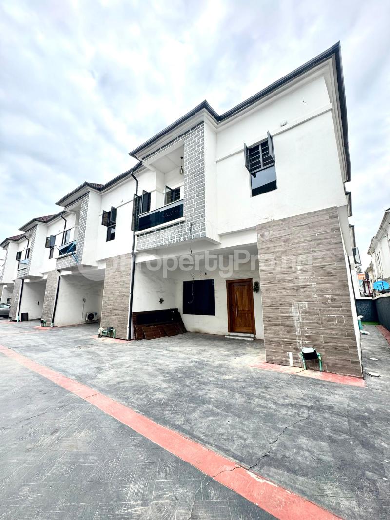 4 bedroom House for rent Emcel Court orchid Lekki Lagos