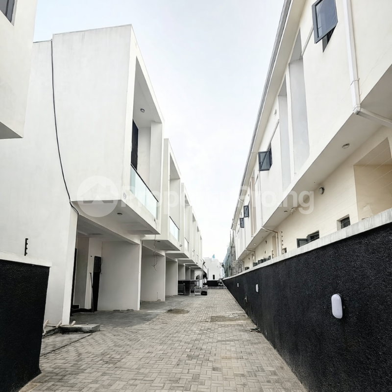 4 bedroom House for sale Estate Ikota Lekki Lagos