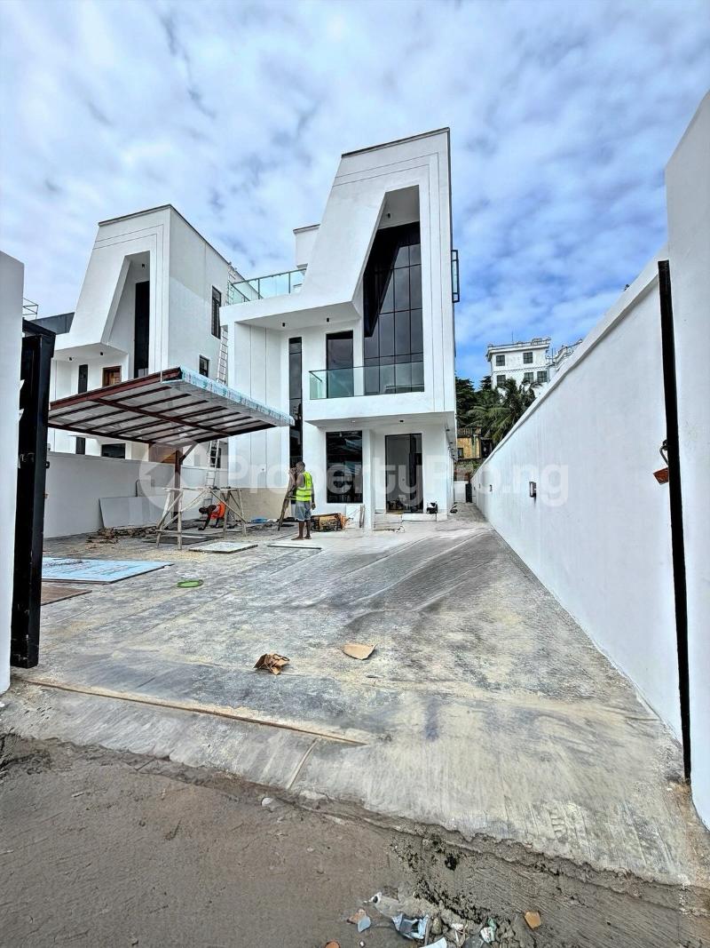 5 bedroom House for sale Chevron Lekki Lagos