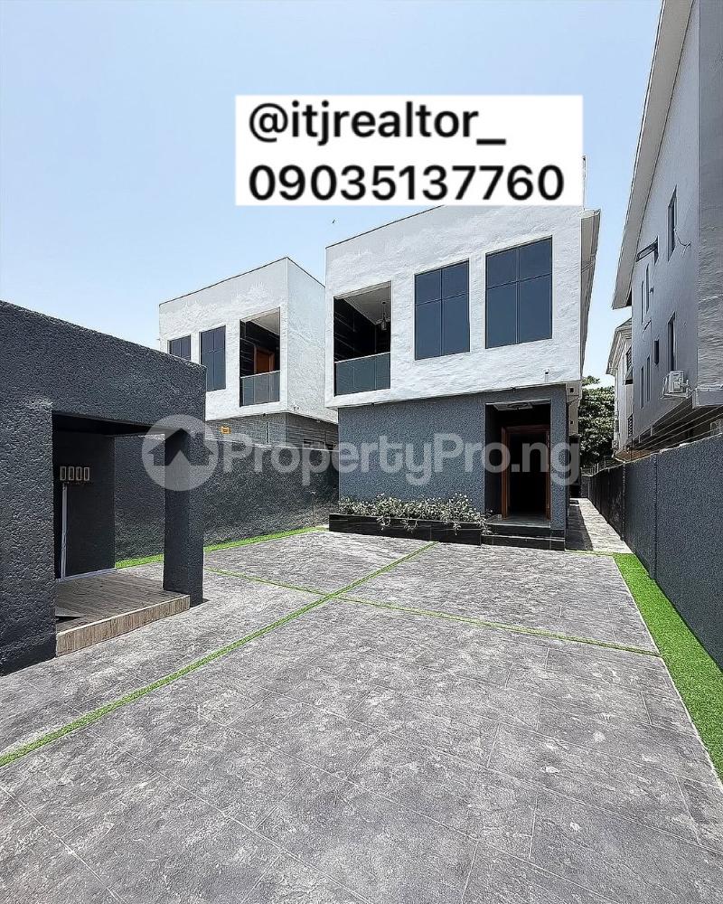 5 bedroom House for sale Ologolo Lekki Lagos