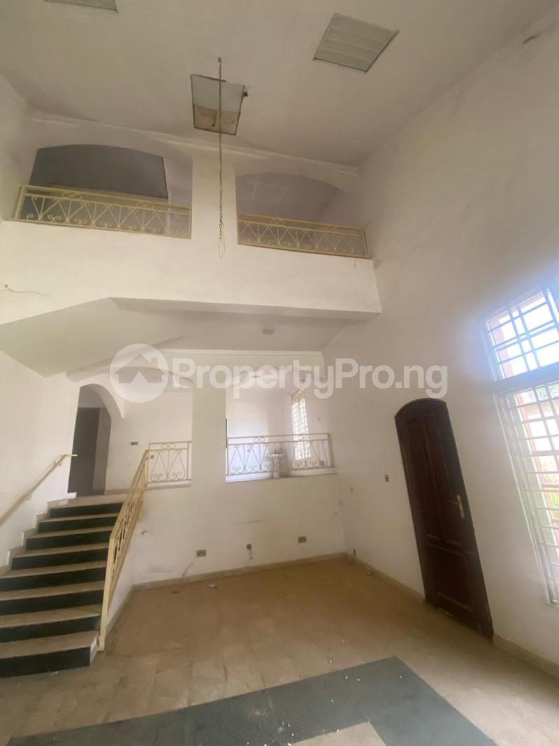5 bedroom House for rent No 12, Oba Obokun Creasent Agodi Ibadan Oyo