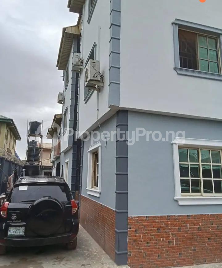 4 bedroom Flat / Apartment for sale O Mark Bus Stop , Off Igando Lasu Road, Ikotun/Igando Lagos - 3