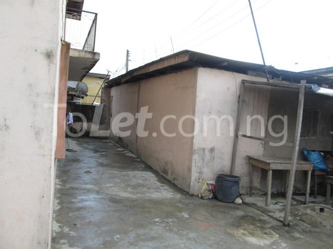 3 bedroom Flat / Apartment for rent Osundeyi Str Oshodi Expressway Oshodi Lagos
