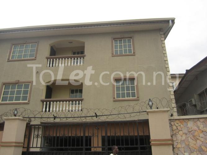 3 bedroom Flat / Apartment for rent Taoridi Sreet,off Bode Thomas Surulere Surulere Lagos - 0