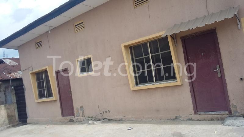 2 bedroom House for rent Soyemi Street, Off Akanbi Steet, By Forte Oil Bariga Shomolu Lagos