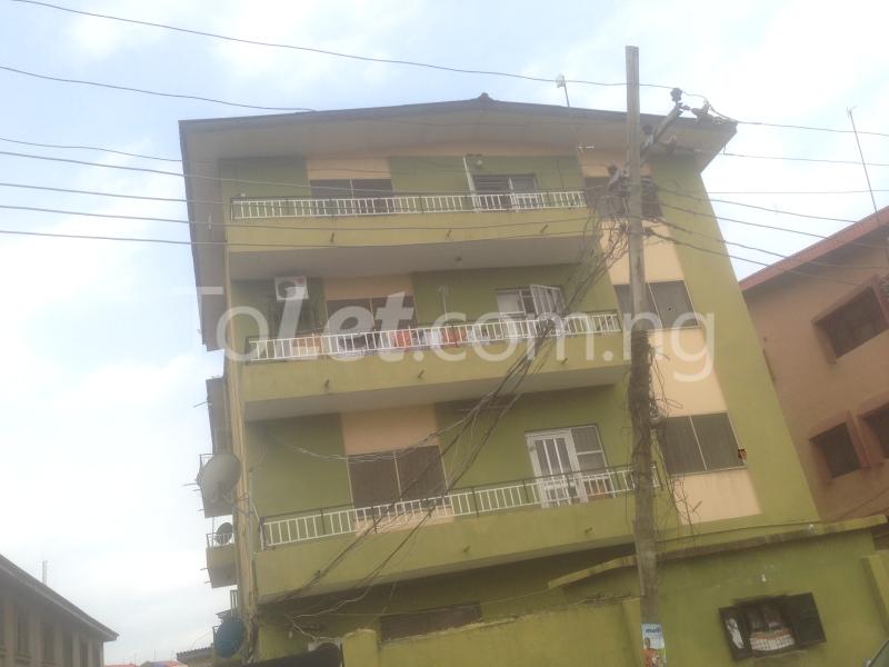 3 bedroom Flat / Apartment for rent Kalejaiye Fola Agoro Yaba Lagos