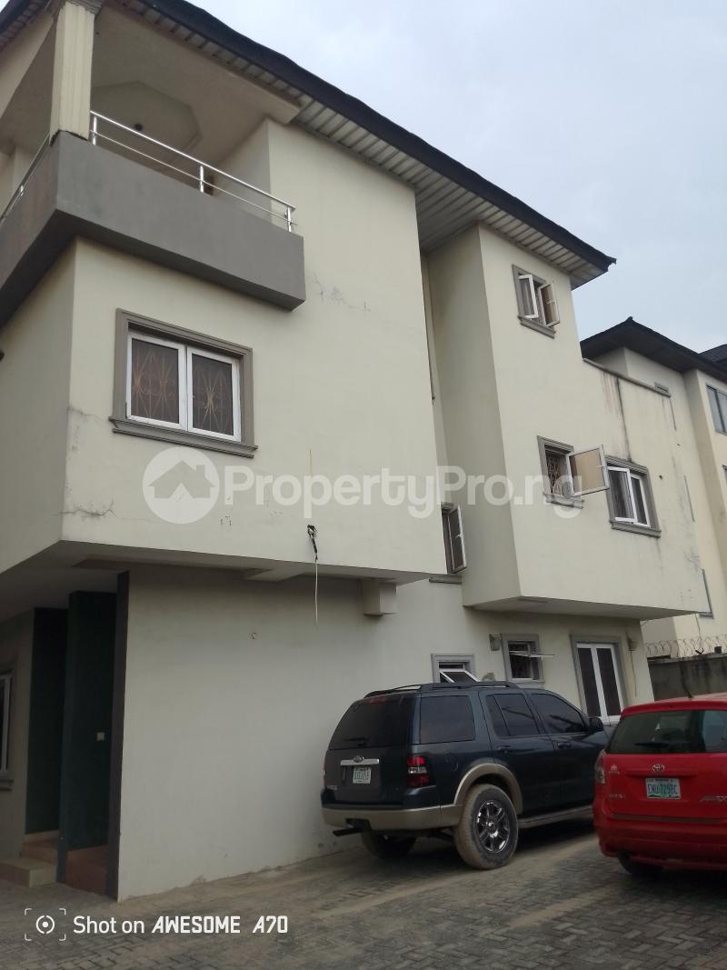 3 bedroom House for rent Estate Alpha Beach Road Lekki Lagos