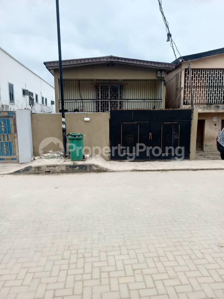 2 bedroom House for sale Ewu Road, Mafoluku Oshodi Lagos