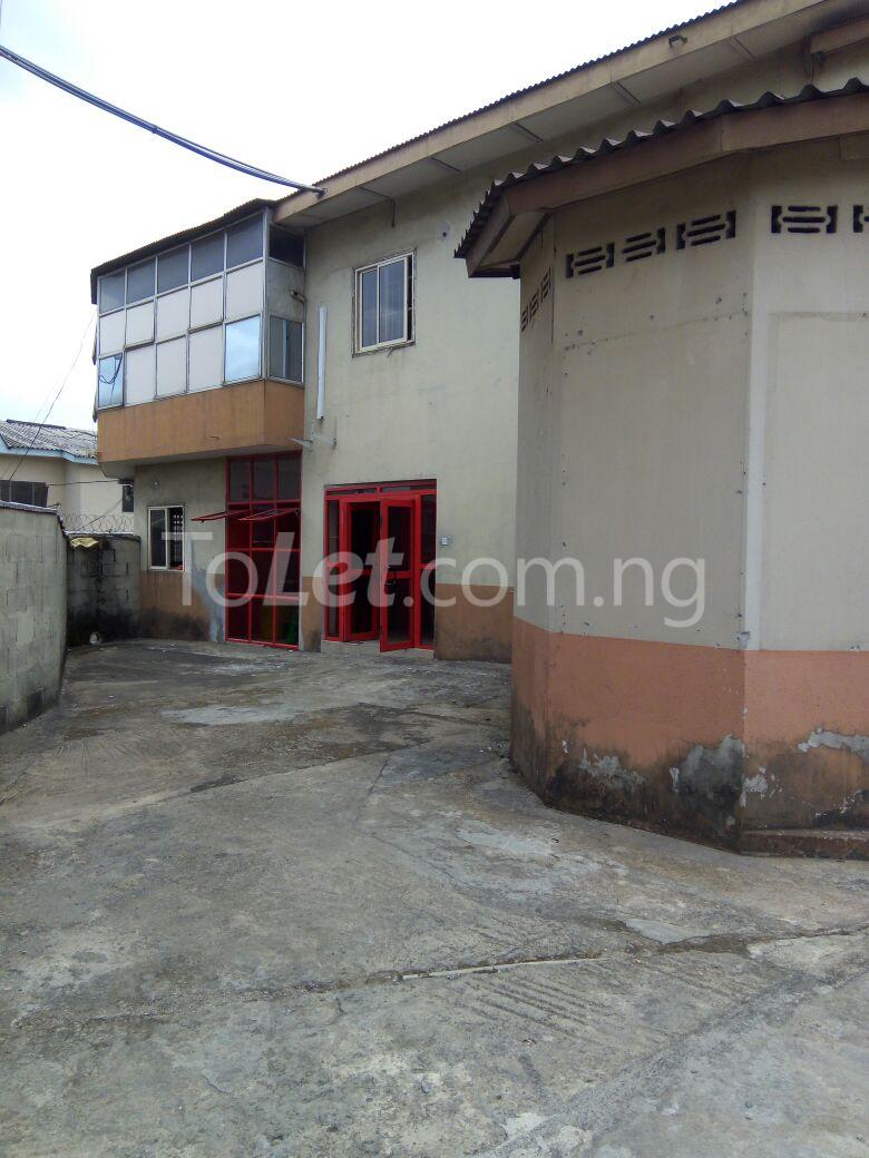 3 bedroom Commercial Property for rent   Magodo Kosofe/Ikosi Lagos