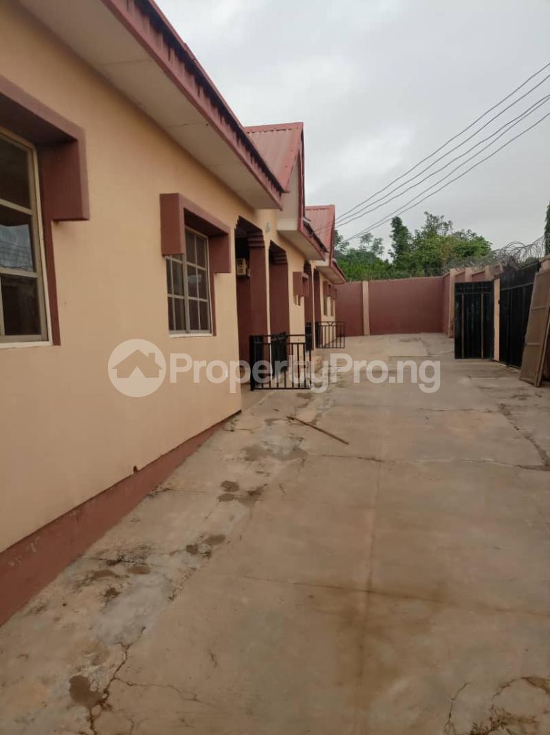 3 bedroom Flat / Apartment for sale Yidi Area, Elebu Akala Express Ibadan Oyo
