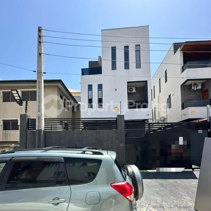 4 bedroom House for sale Osapa london Lekki Lagos