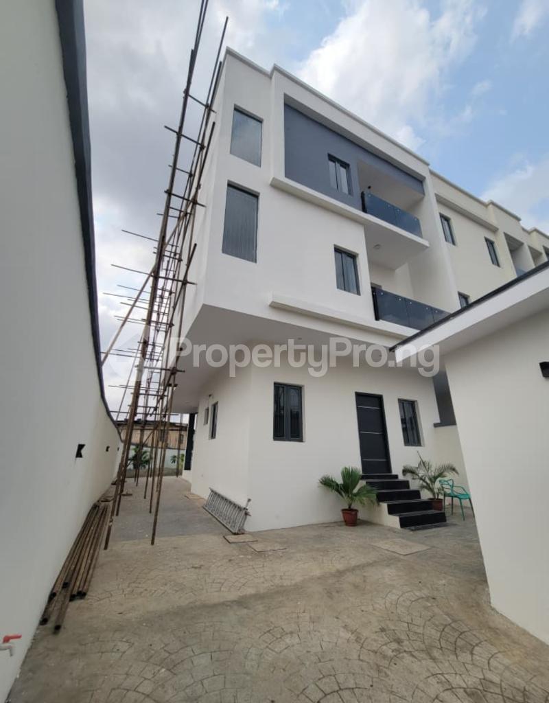 4 bedroom House for sale Obanikoro Estate Shomolu Lagos
