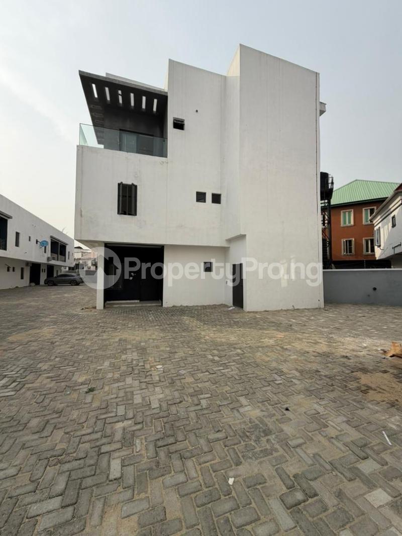 4 bedroom House for sale  Ikota Lekki Lagos