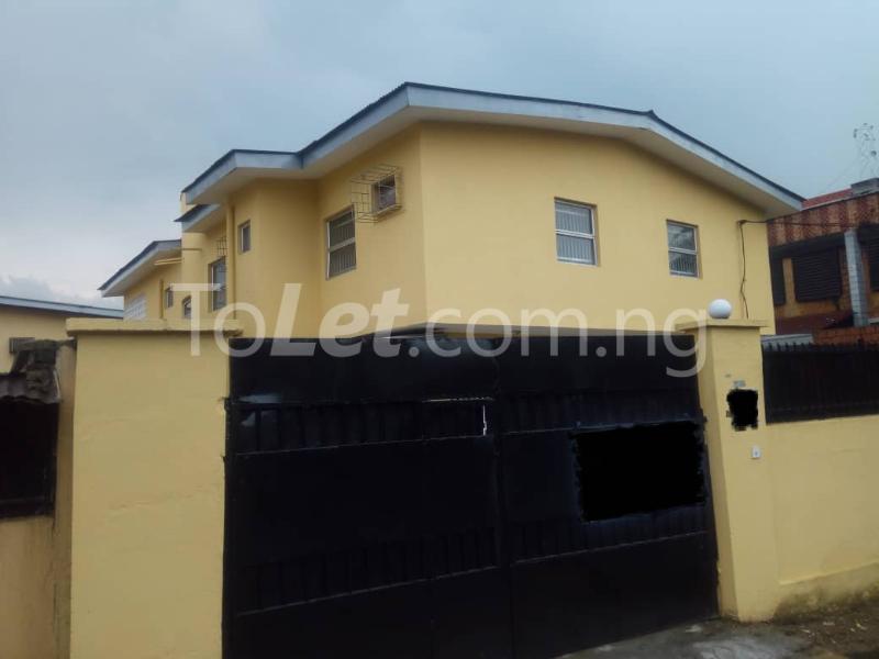 3 bedroom Flat / Apartment for rent   Opebi Ikeja Lagos