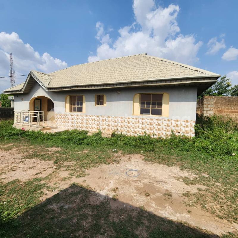 3 bedroom House for sale Idi Agbon, Soka Ibadan Oyo
