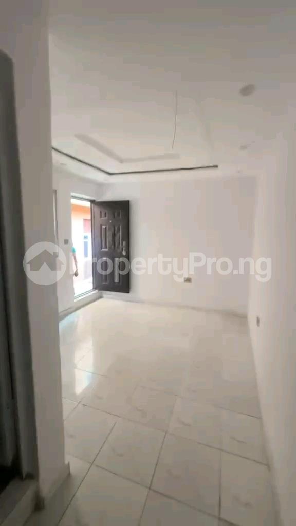 1 bedroom Flat / Apartment for rent Okulaja Estate, Pedro Road, Shomolu Shomolu Shomolu Lagos