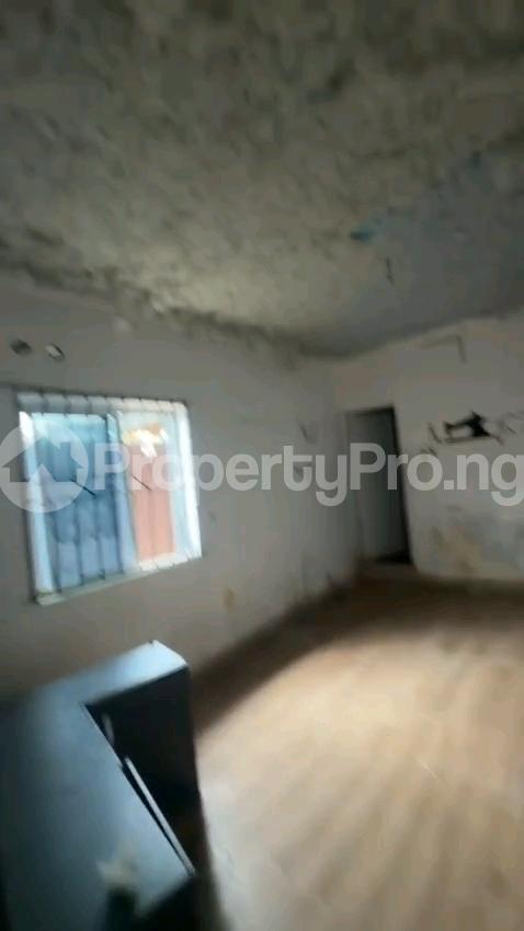 Flat / Apartment for rent Off Awoyokun Onipanu Shomolu Lagos