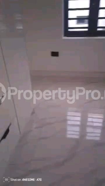 3 bedroom Flat / Apartment for rent Off Kayode Onipanu Shomolu Lagos