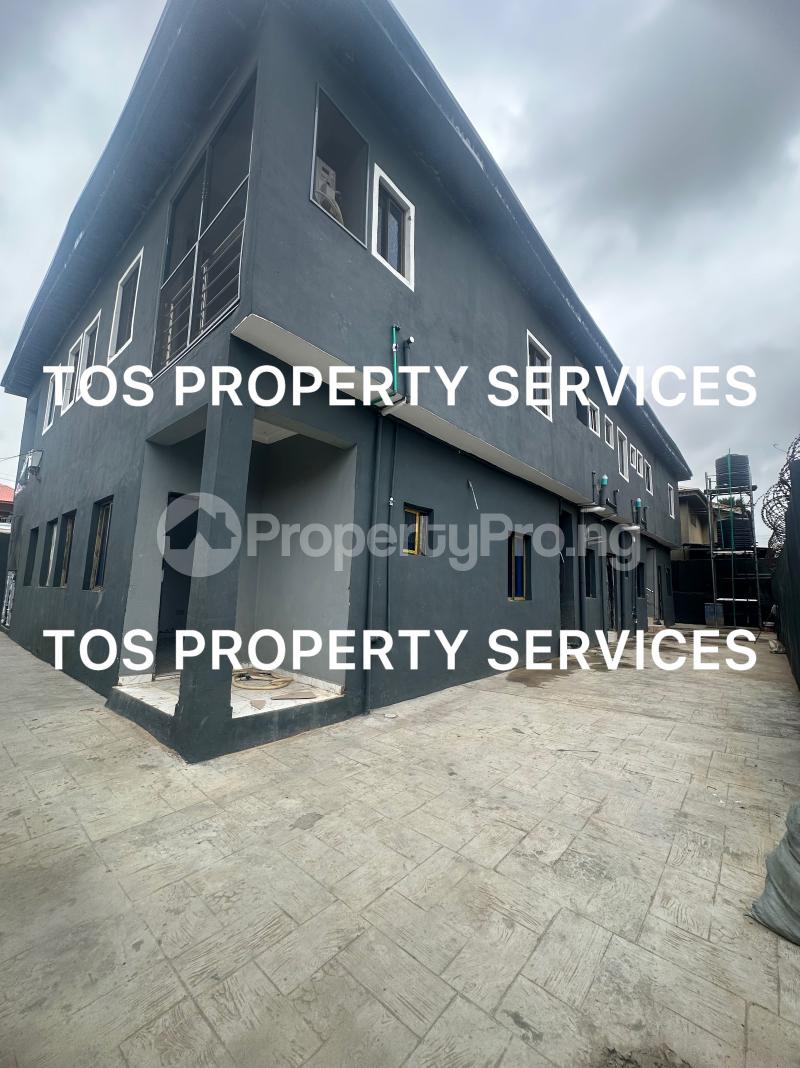Flat / Apartment for rent Off Bajulaiye Road Shomolu Shomolu Lagos