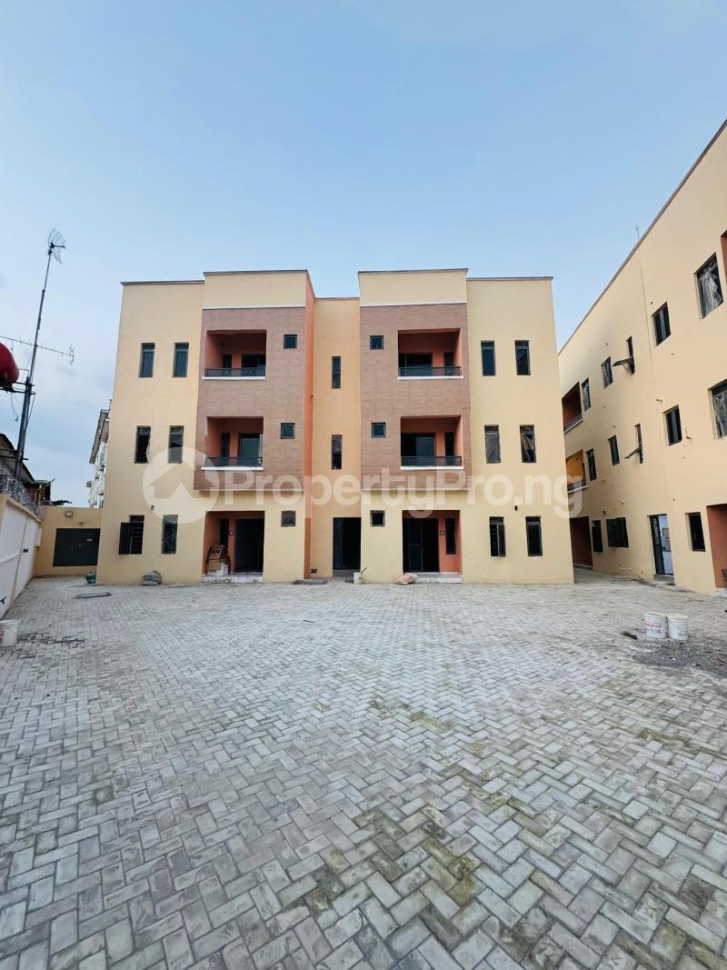 2 bedroom House for sale Ogba Lagos