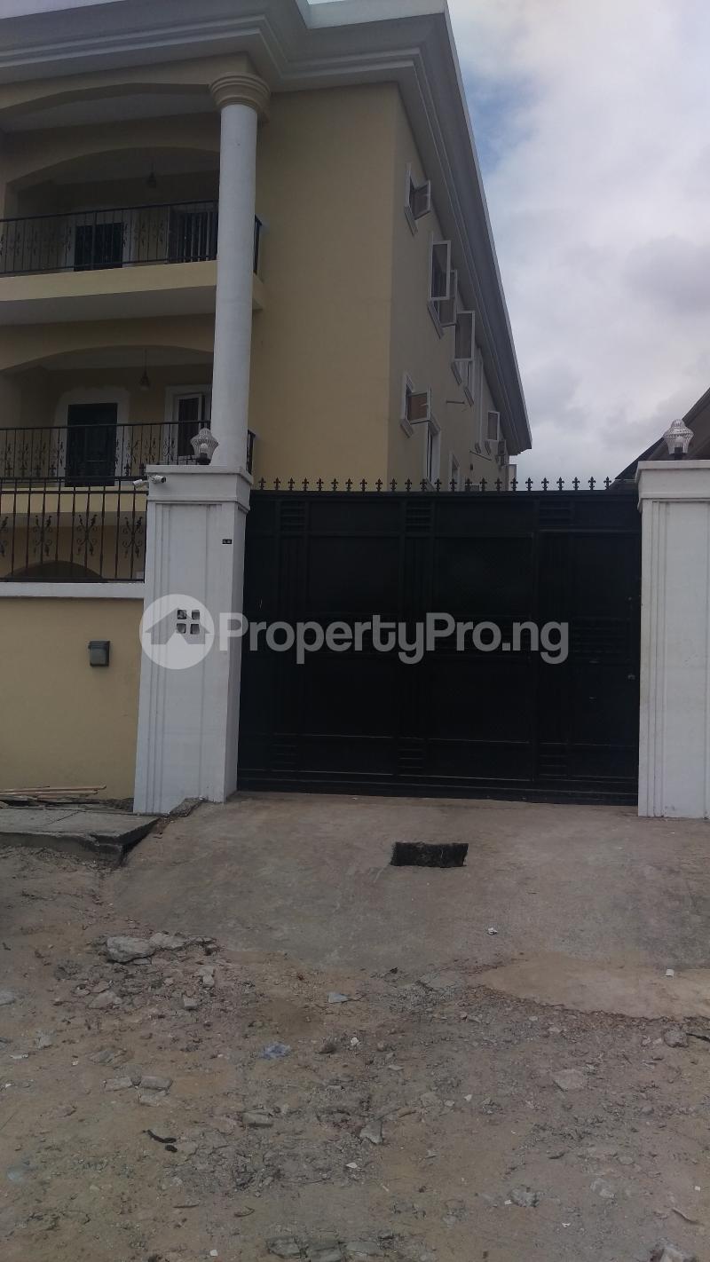 3 Bedroom Flat / Apartment in Mende Maryland Lagos Flat / Apartment