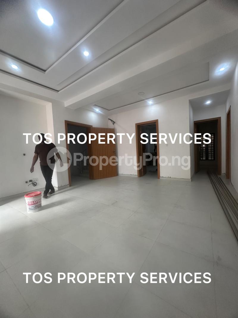 3 bedroom Flat / Apartment for sale Sabo Alagomeji, Yaba, Lagos. Alagomeji Yaba Lagos