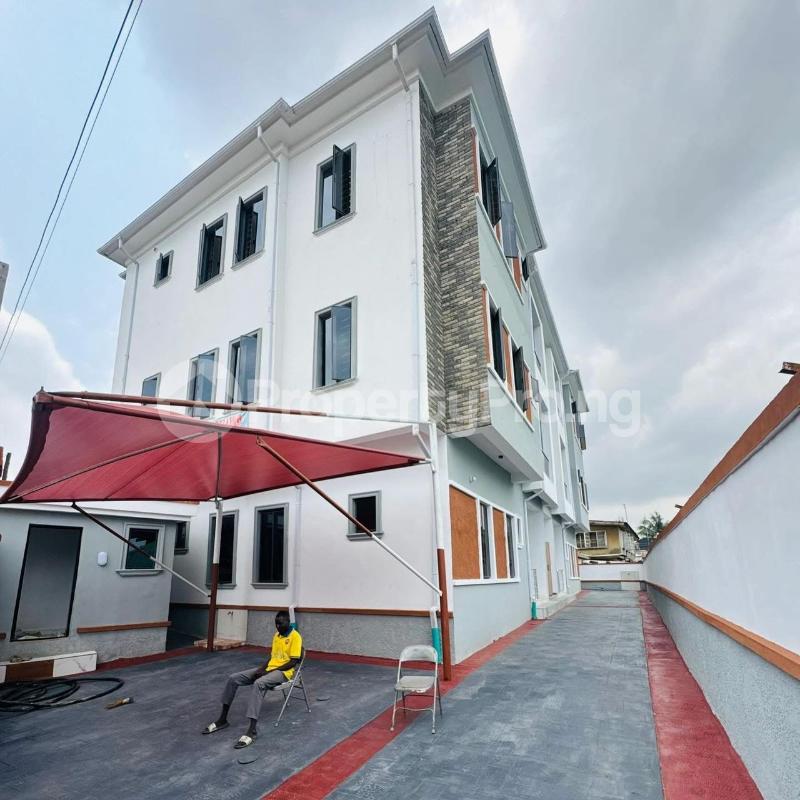 3 bedroom House for sale Surulere Lagos