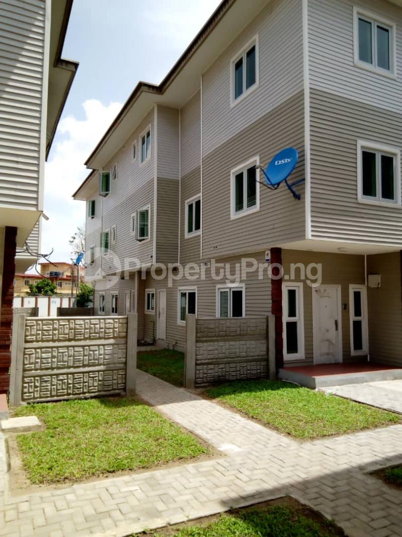 4 bedroom House for sale Royal Estate, Connal Road, Yaba Gra Off Hebert Macaulay Way Yaba Lagos