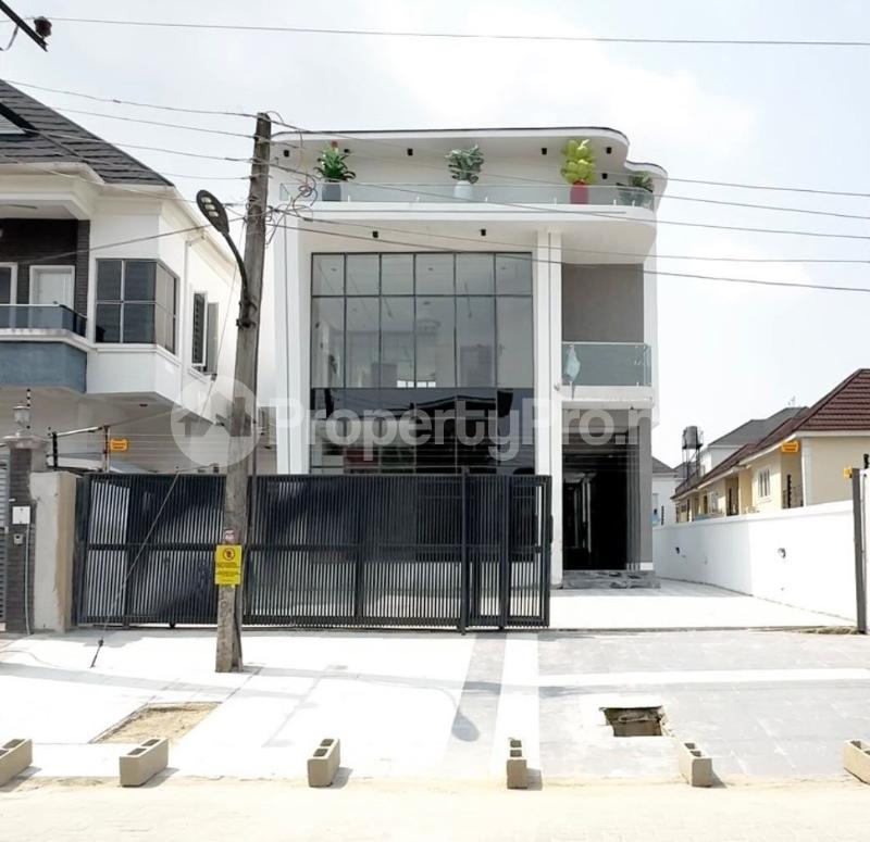 5 bedroom House for sale 2nd Toll Gate Lekki Lagos